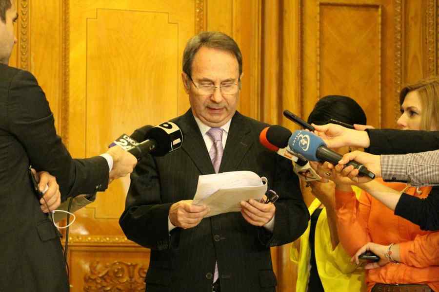 CCR admite existenţa conflictului juridic între Ministerul Public şi Guvern