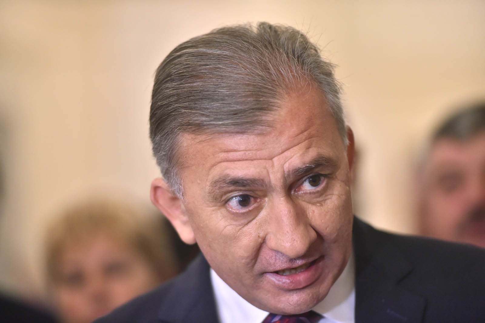 Consilier de ministru, forțat să-și plătească datoriile