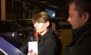 Asasina de la metrou, dusă la Parchetul Capitalei