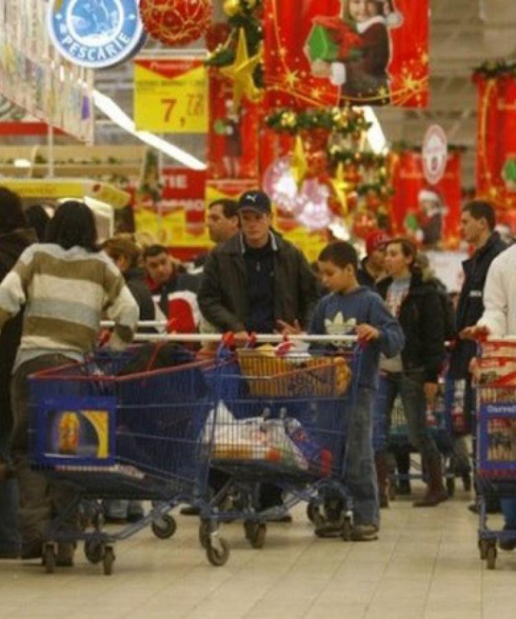 Programe speciale de Sărbători în marile magazine