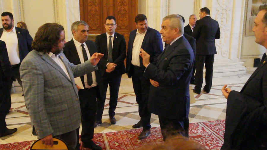 Contre în Senat între Călin Popescu Tăriceanu şi senatorul USR, Mihai Goţiu