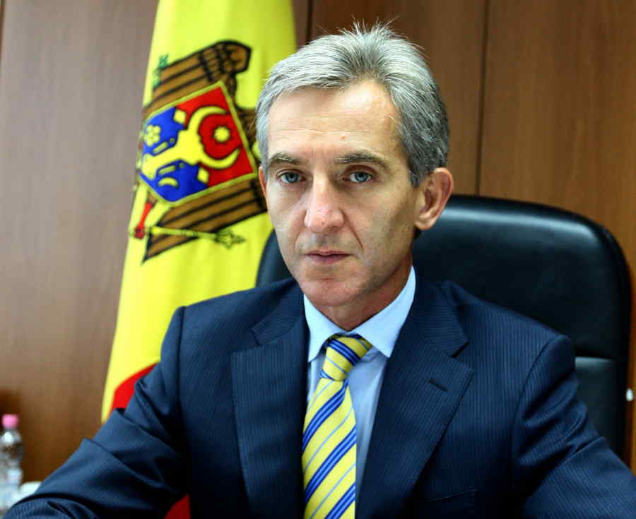 Pe cine împinge Victor Ponta spre Parlamentul European?