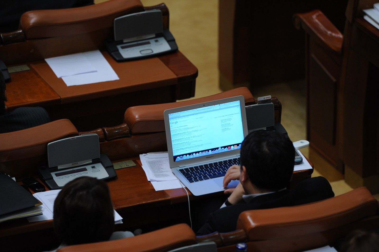 Bugetul de stat pe 2015 intră în dezbaterea Parlamentului