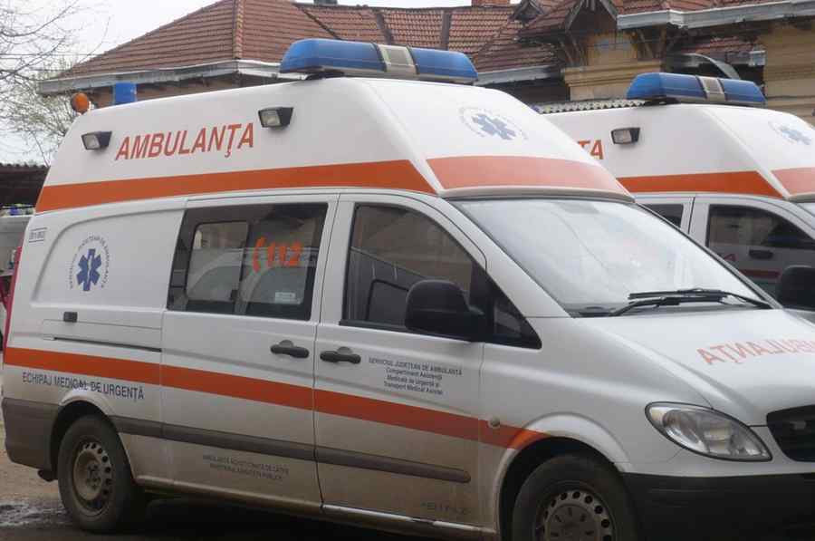 Un autocar cu 46 de oameni s-a răsturnat