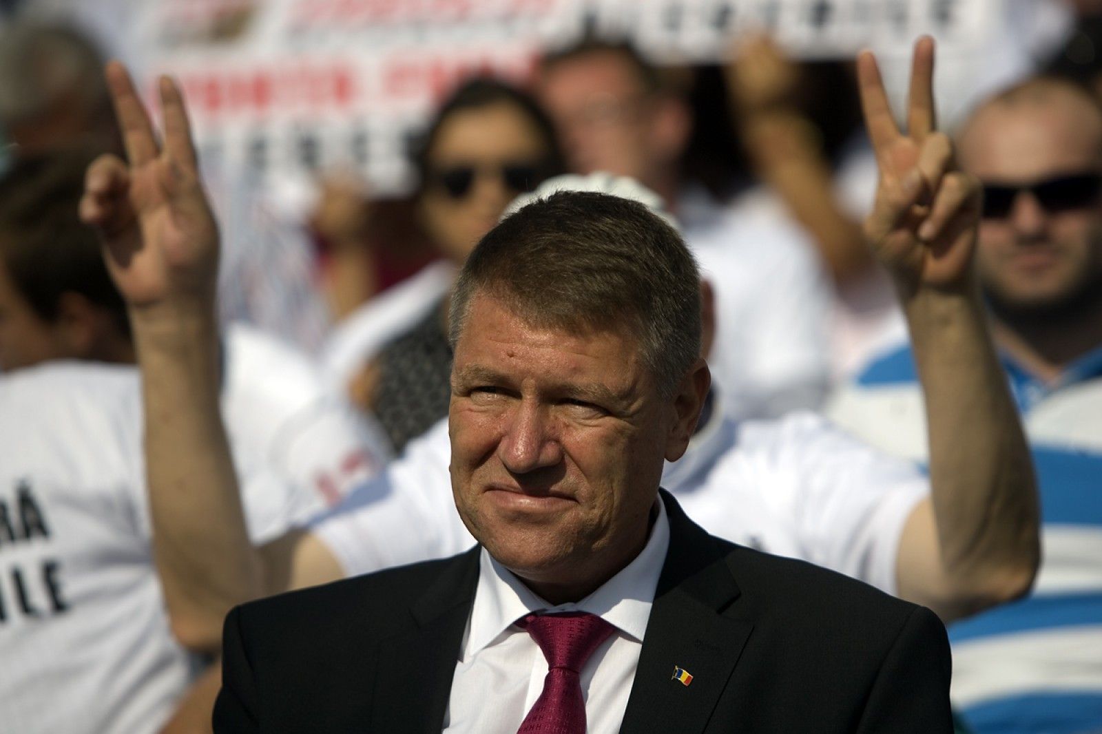 Societatea civilă îi solicită  lui Klaus Iohannis o dezbatere pe tema  gazelor de șist