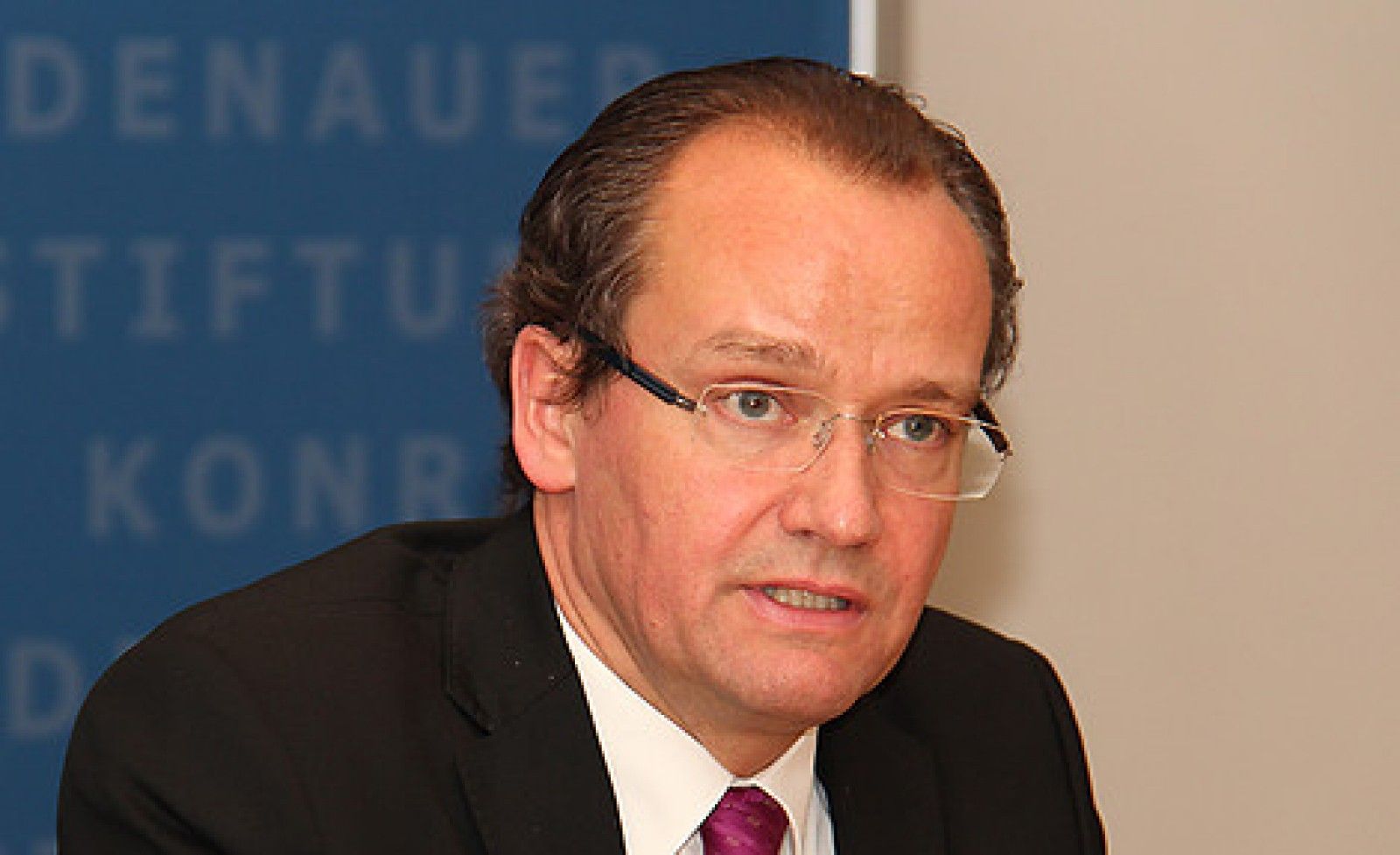 Krichbaum: O manipulare atât de masivă a votului ca duminică nu s-a mai întâmplat