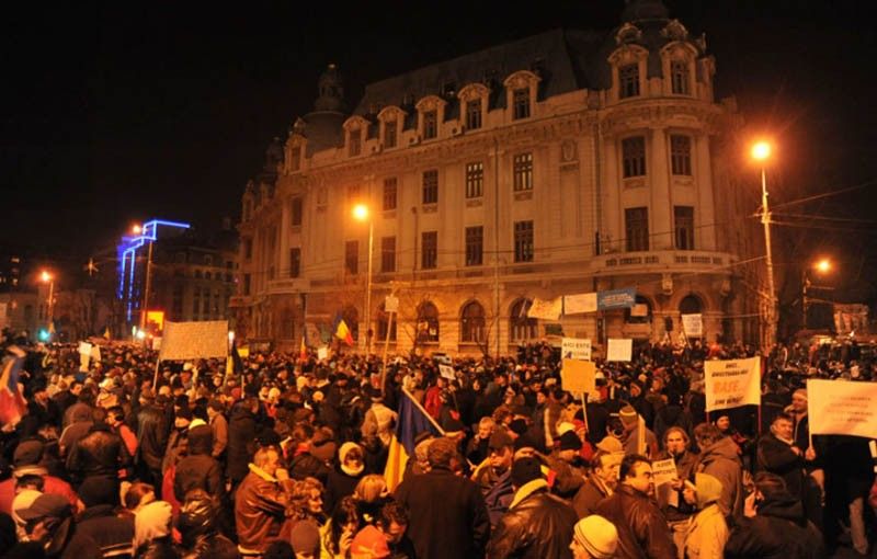 A șaptea zi de protest in București (video: Timi Slicaru)