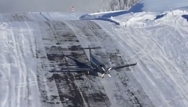 În Franța se află cea mai periculoasă pistă de avioane din lume, scurtă de 500 de metri si la altitudinea de 1700 de metri