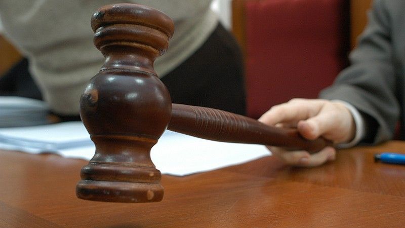 Cuplul de greci suspectat de cumpărarea unui copil de etnie romă, arestat la Atena