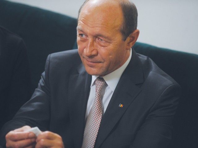 Băsescu a plecat din Predeal spre Bucureşti cu un elicopter