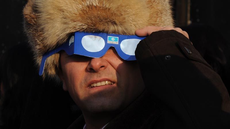 Eclipsă parţială de Soare până la prânz