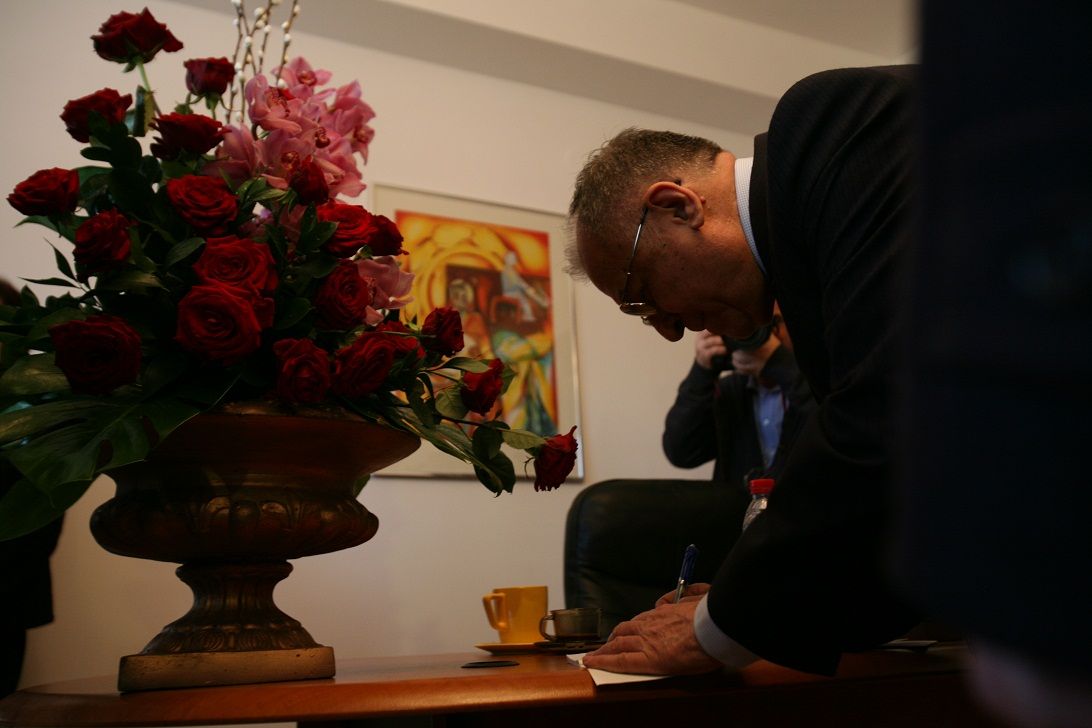 Iliescu nu-şi va serba onomastica la birou din cauza frigului