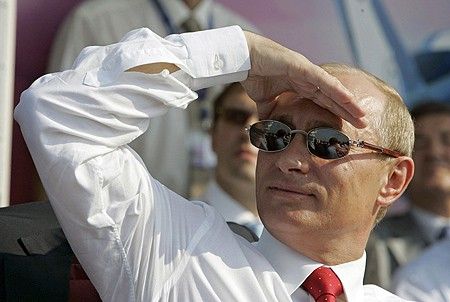 „E bine că preşedintele Moldovei are o relaţie contractuală cu Rusia Unită”