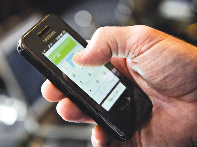 Se fac angajări în telefonia mobilă