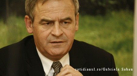 Soţia lui Tokes probează în instanţă infidelitatea fostului episcop