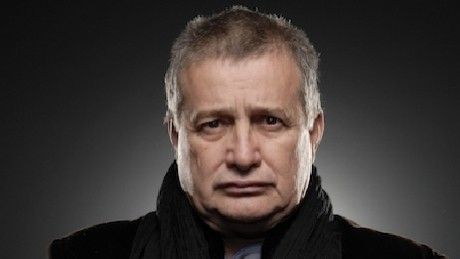 Dinescu: Vreau să văd mascaţi tot timpul dacă aceasta este o meserie