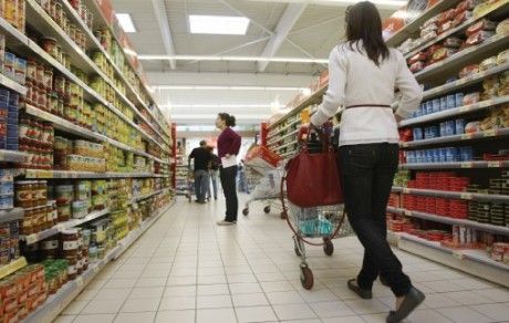Preţurile la carne, lapte, tutun, medicamente şi telecomunicaţii vor influenţa mai mult inflaţia