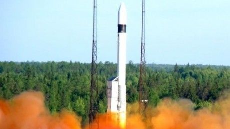 Război rece în spaţiu: O putere străină ar fi deturnat un satelit militar rus