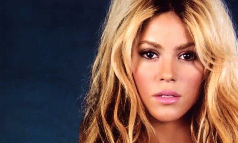 1298376443shakira_hair