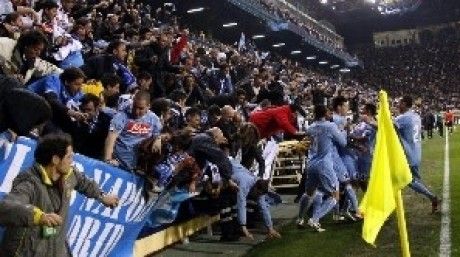 Europa League: Fanii lui Napoli au căzut cu tribuna la meciul cu Villarreal