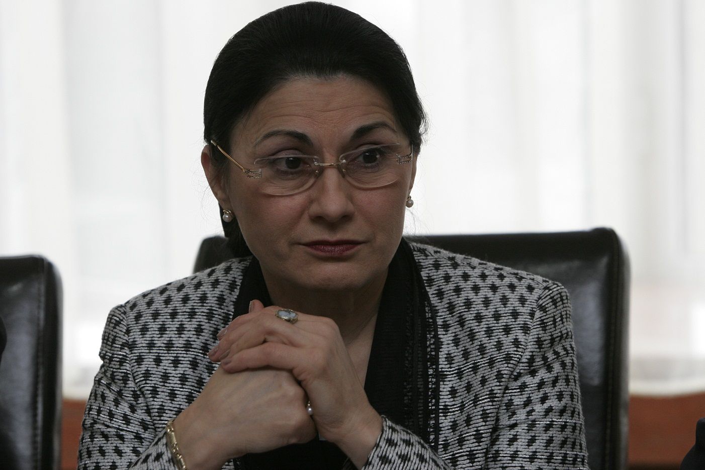 Comisia juridică a Senatului: Funcţiile de senator şi de rector nu sunt incompatibile