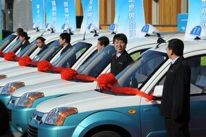 Primele 50 de taxiuri electrice circulă deja pe străzile din Beijing