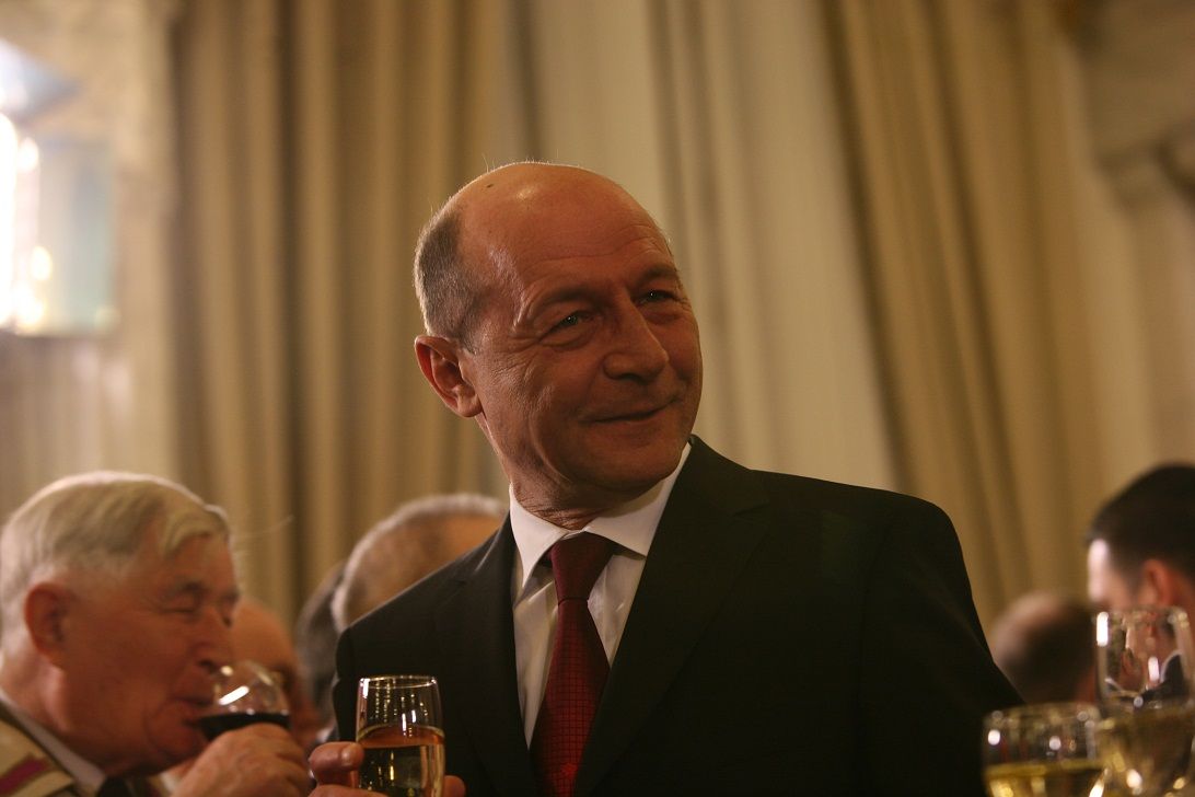 Băsescu vrea sechestru pe bunuri încă de la începutul urmăririi penale