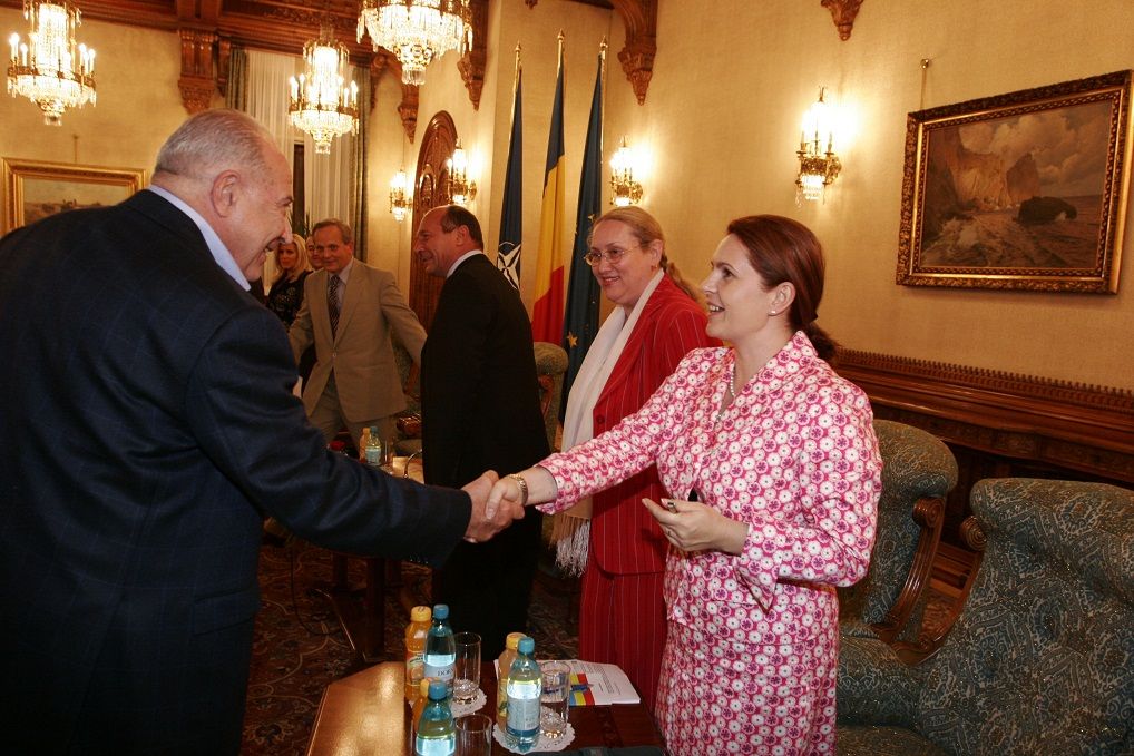 „Săftoiu scoate ţipete ascuţite, dar e o femeie pedistă şi o moralistă second-hand”