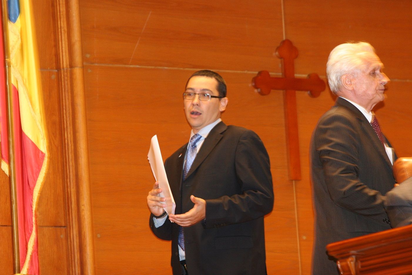 Ponta: Premierul e papagal. USL este în competiţie cu Băsescu pentru a-l da afară pe Boc