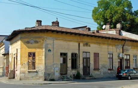 Guvernul a aprobat Legea faţadelor propusă de Elena Udrea