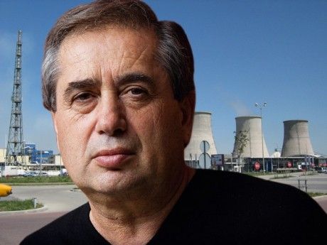 Miliardarul Niculae îşi închide toate combinatele chimice