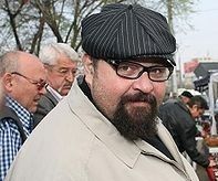 Piedone mănâncă gogoși, dar nu le înghite