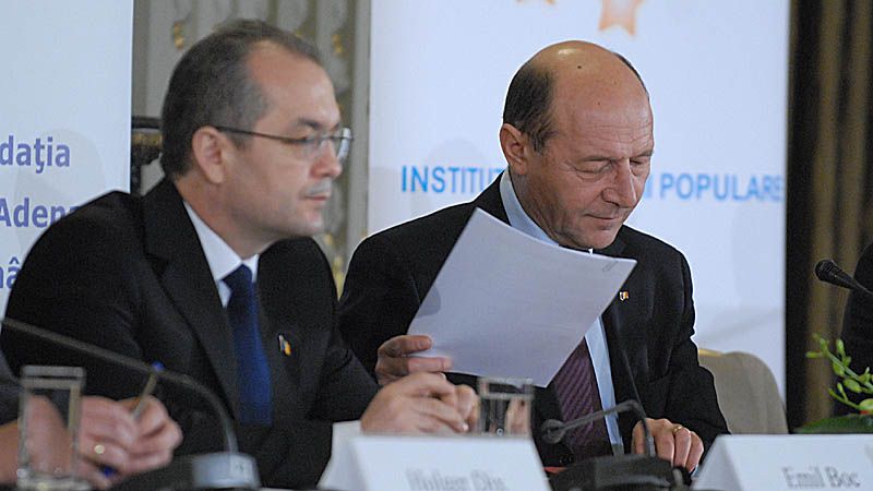 Boc şi patru miniştri trebuie să plece, la ordin