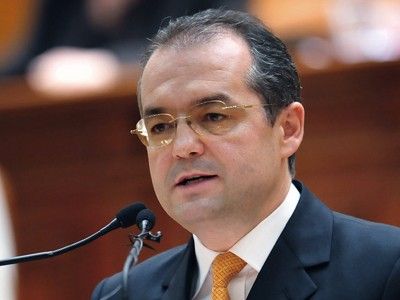 Boc: AVAS plăteşte sute de milioane euro din cauza greşelilor la FNI, banii puteau merge la salarii
