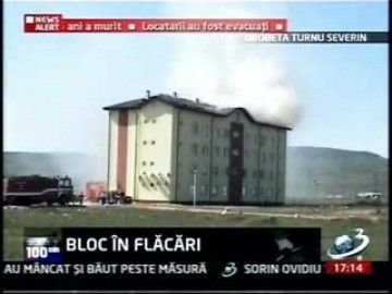 Incendiu puternic intr-un bloc de locuinte din Drobeta Turnu Severin