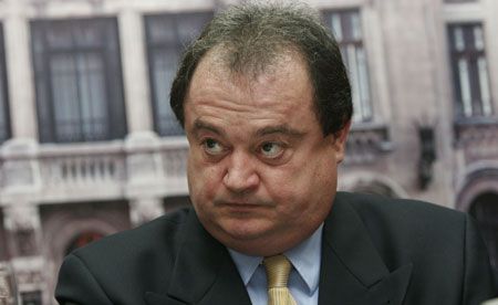 Blaga: Ponta şi Antonescu sunt adversarii mei, nu am adversari în PDL
