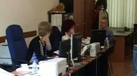Angajaţii CJ Hunedoara trebuie să restituie primele luate în 2008