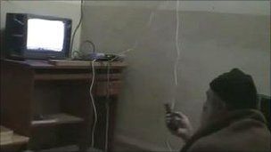Osama ben Laden obişnuia să se uite la televizor la ştirile despre acţiunile sale (video)