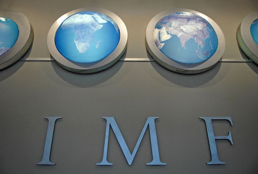 Raport FMI: Criza din Grecia şi Portugalia poate lovi Europa de Est