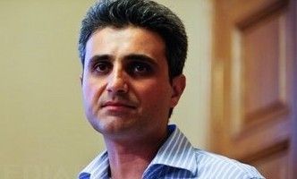 Cântăreţul băsist Trompert Turcescu cântă dogit Aria fonfleului