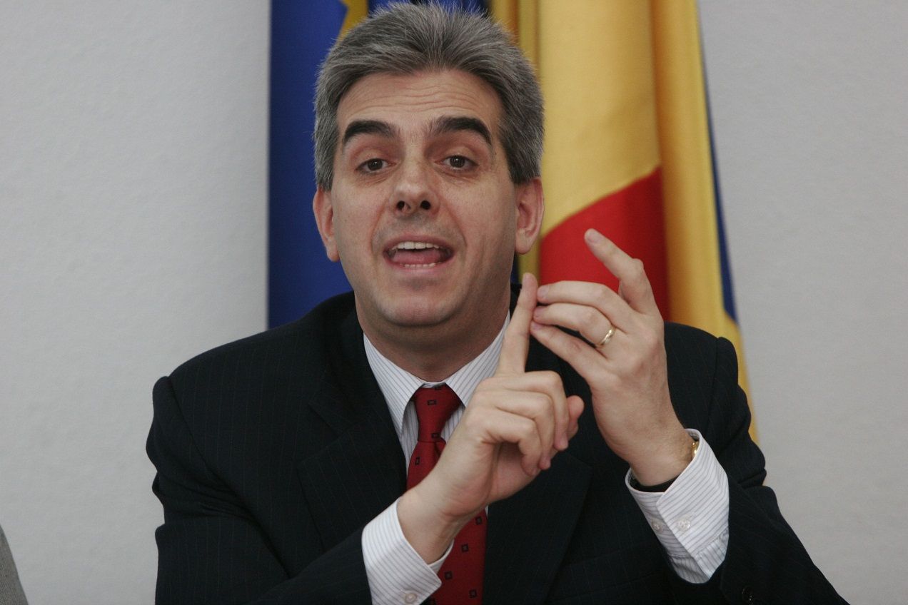 Eugen Nicolăescu: Puterea aruncă praf portocaliu în ochii cetățenilor