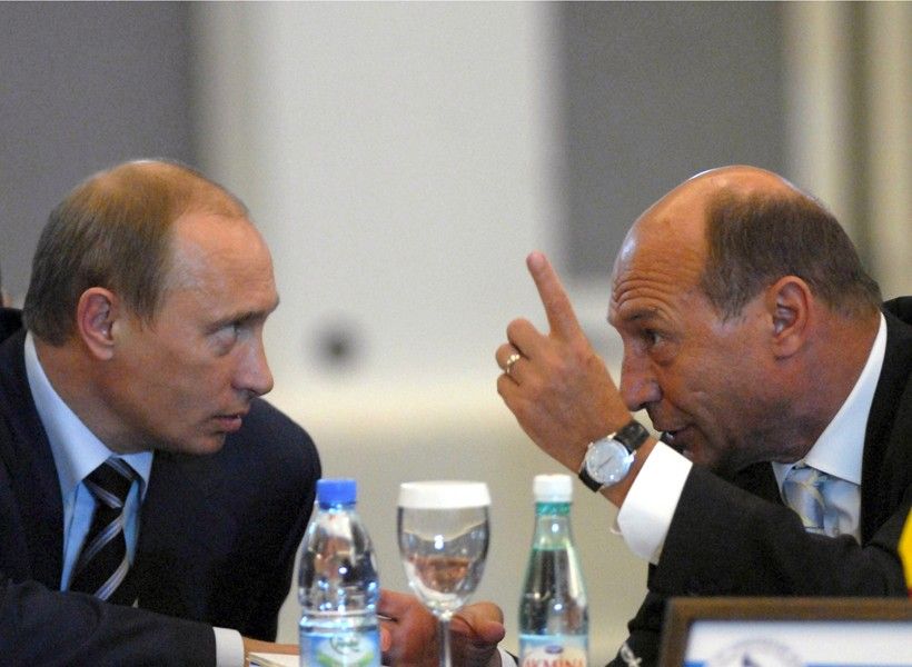 Pravda: Acţiunile lui Traian Băsescu, o ameninţare la adresa Europei postbelice