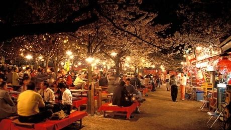 După cutremur, tinerii din Japonia decid să pună capăt căsniciei cu o petrecere