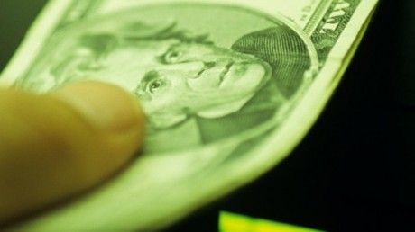 Dolarul şi euro s-au depreciat după date sub aşteptări privind angajările din SUA