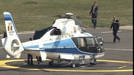 Boc cel mic şi-a dus odraslele şi nevasta cu elicopterul SRI