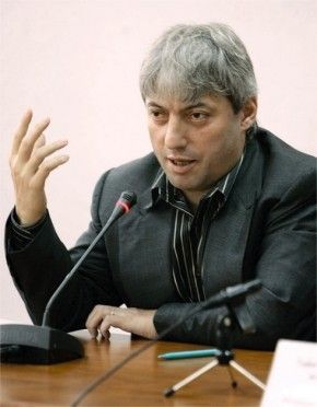 Marius Oprea: Udrea să se rezume la o expoziţie cu hainele Ceauşeascăi