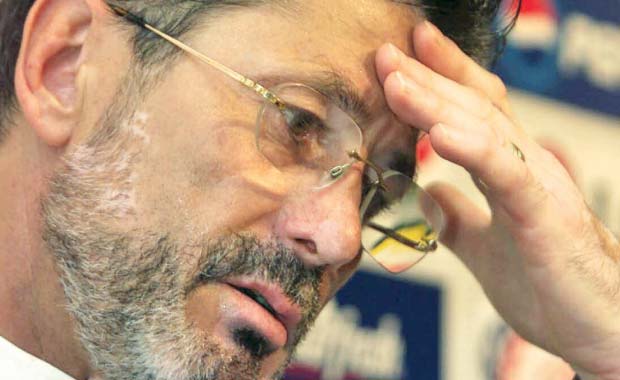 Cornel Dinu a început exerciţiile pentru recuperare