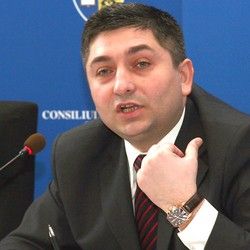 Liberal contrariat din cauza taxelor. ”M-am săturat! Ies în stradă împotriva mea”