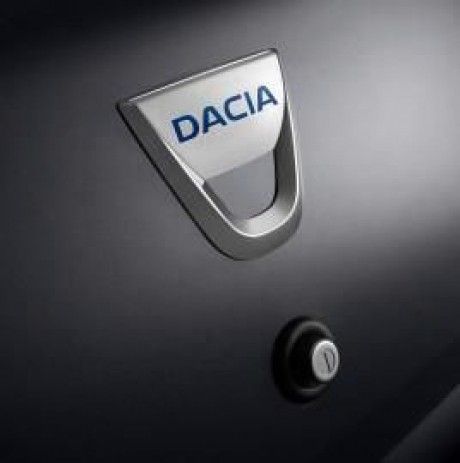 Peste 4.000 de maşini Dacia, rechemate în service în România