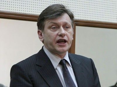 Antonescu se întreabă de ce ANI nu îi cercetează şi pe Udrea, Blejnar şi Igaş